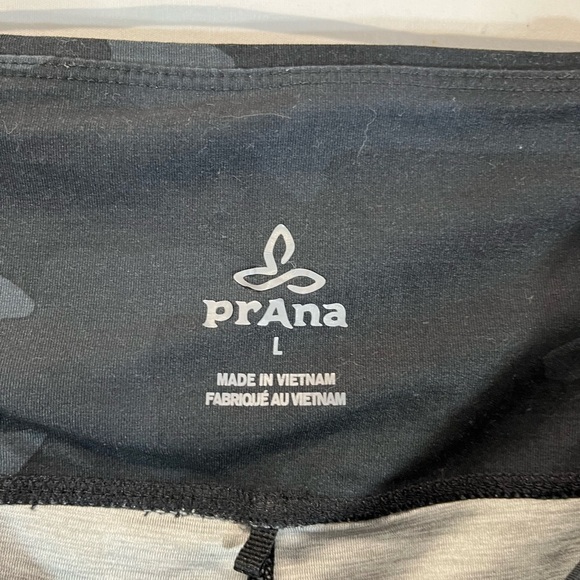 Prana Electa Legging Black Camo UPF 50+ Moisture Wicking Size Large - Picture 3 of 5